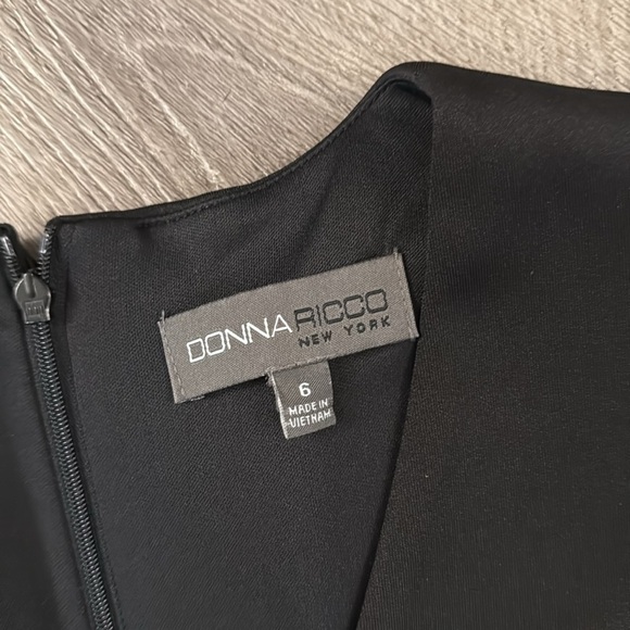 Cupcake Hem Scuba Sheath Dress
Donna Ricco size 6 - Picture 3 of 4